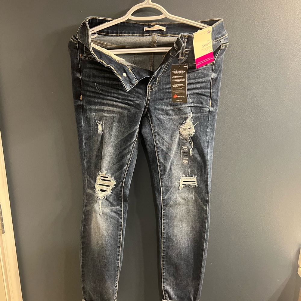 SONOMA SO SKINNY JEANS.